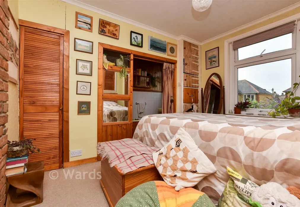 Bedroom 1 - High Street, Broadstairs, Kent - Wards of Kent