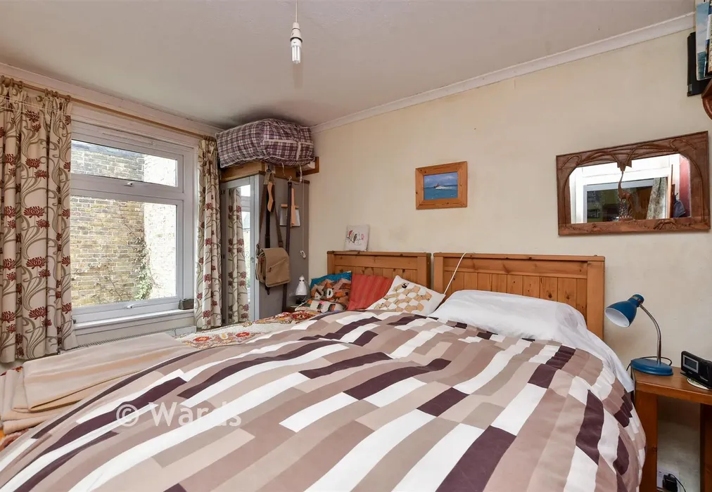 Bedroom 2 - High Street, Broadstairs, Kent - Wards of Kent