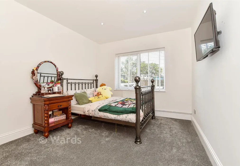 Bedroom 2 - The Parade, Greatstone, Kent - Wards of Kent