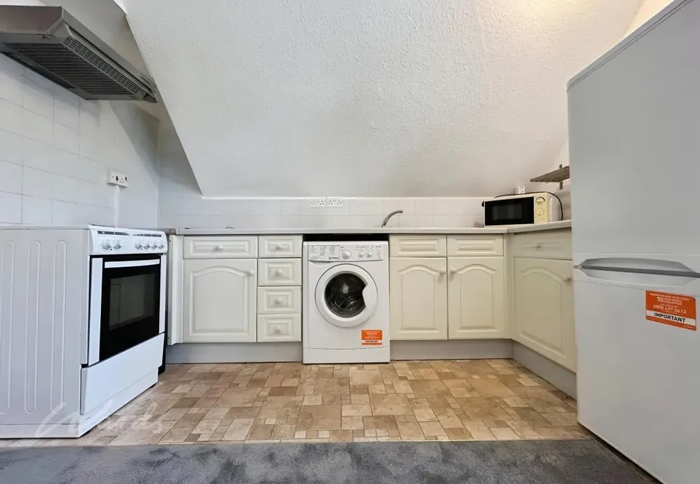 kitchen - Oakhill Road Sevenoaks TN13 - Wards of Kent