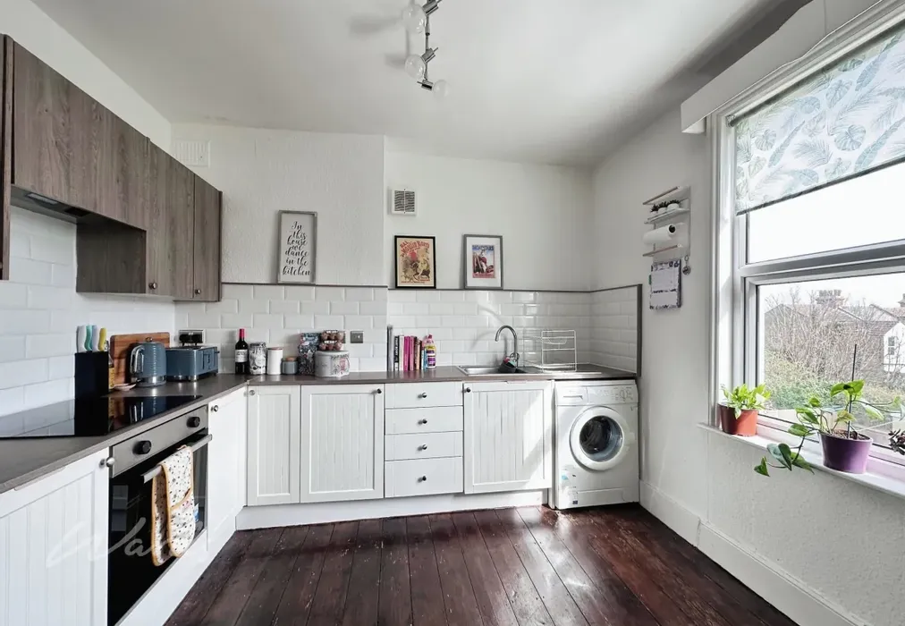 Swin kitchen use - Swinburne Avenue Broadstairs CT10 - Wards of Kent