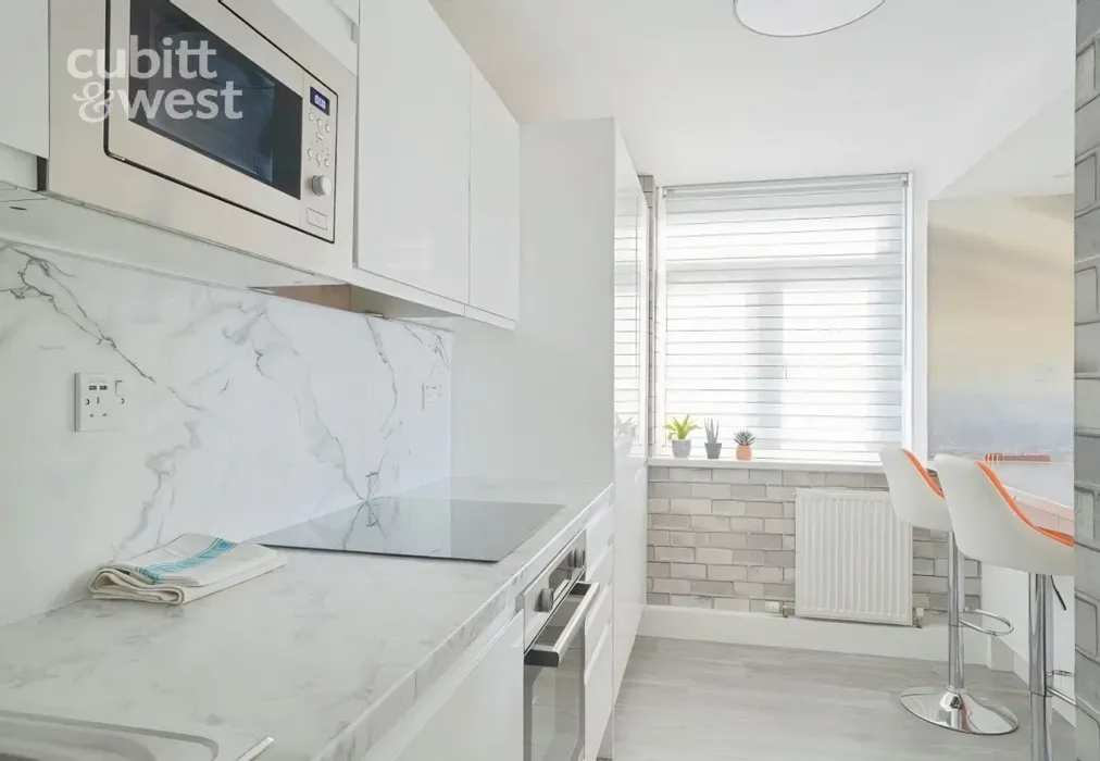 Kitchen - Hereford Street, Brighton, BN2 - Wards of Kent