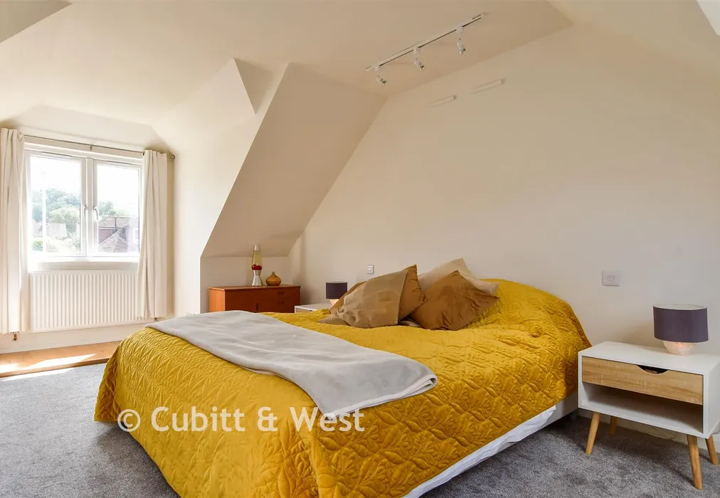 Bedroom 1 - Cissbury Gardens, Worthing, West Sussex - Wards of Kent