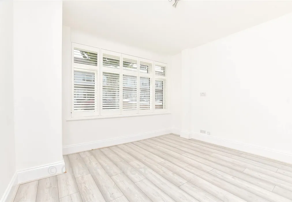 Lounge - Harcourt Road, Thornton Heath, Surrey - Wards of Kent