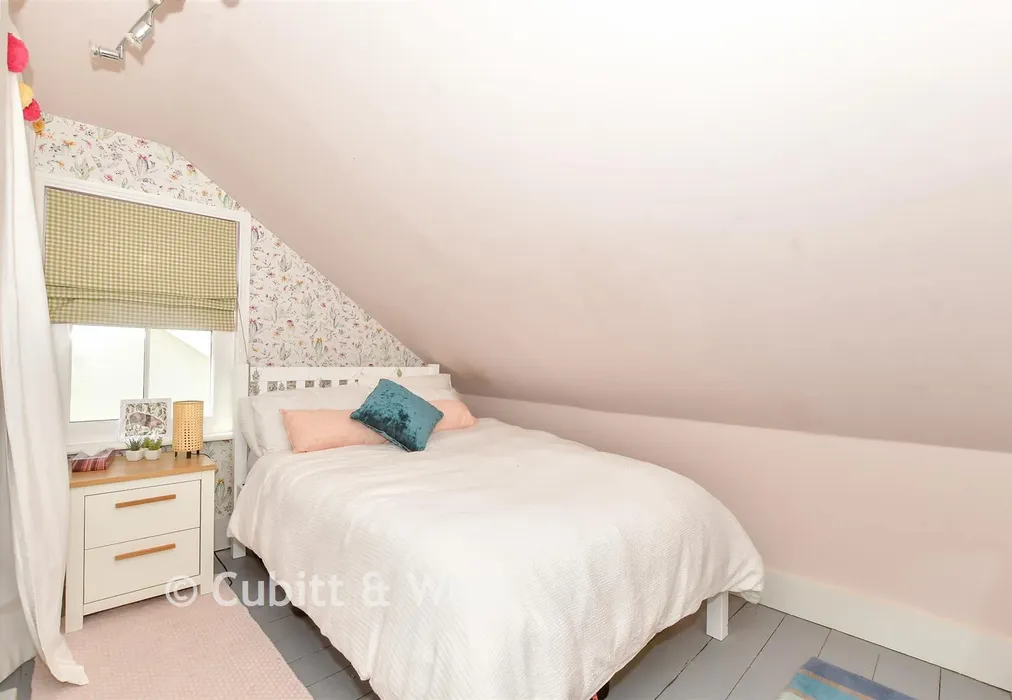 Bedroom 3 - Lyminster Road, Arundel, West Sussex - Wards of Kent