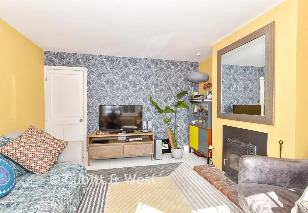 Lounge - Lyminster Road, Arundel, West Sussex - Wards of Kent
