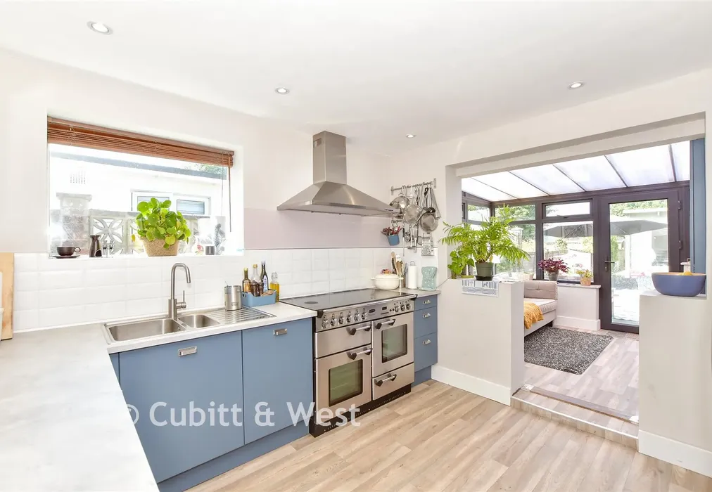 Kitchen - Lyminster Road, Arundel, West Sussex - Wards of Kent
