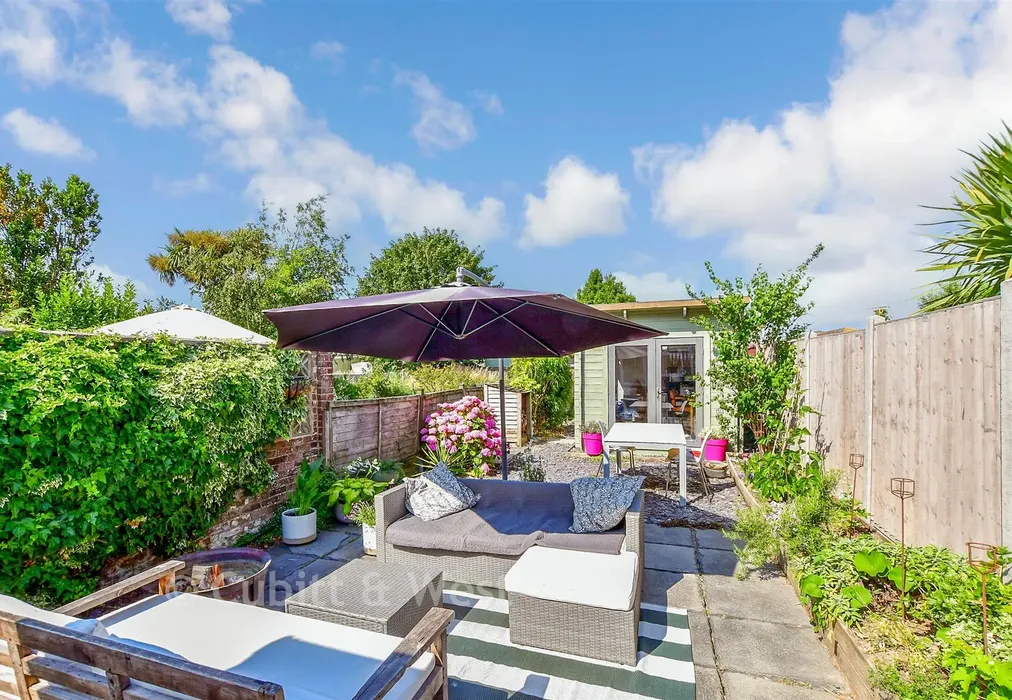 Rear Garden - Lyminster Road, Arundel, West Sussex - Wards of Kent