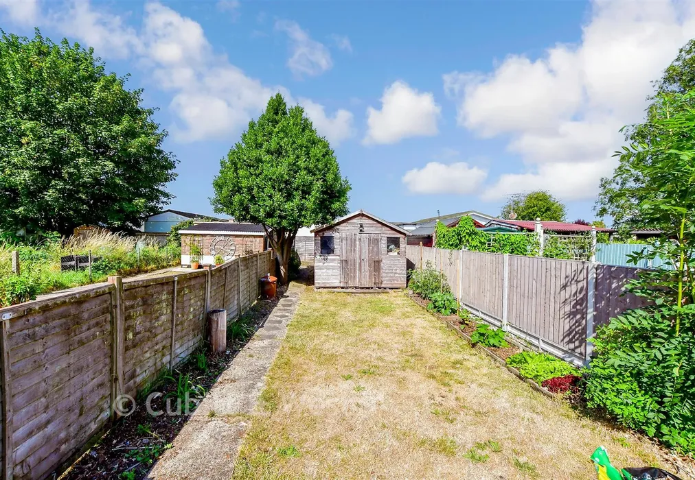 Rear Garden - Lyminster Road, Arundel, West Sussex - Wards of Kent
