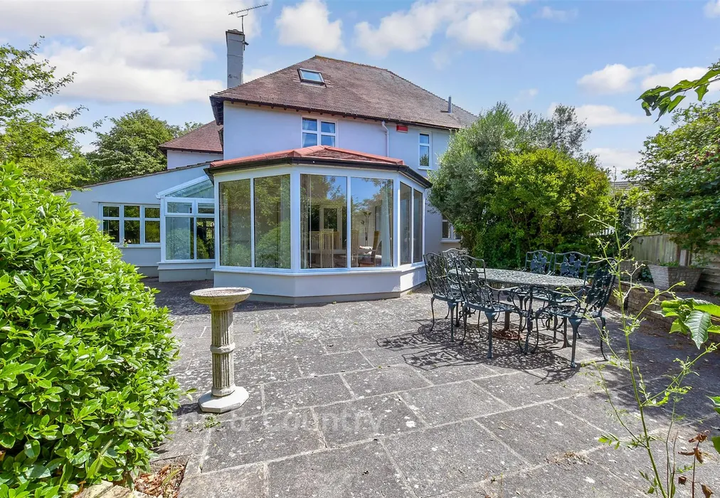 Patio / Decking - Richborough Road, Sandwich, Kent - Wards of Kent
