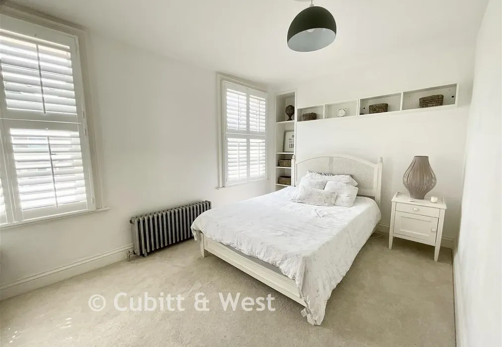 Bedroom - Lesbourne Road, Reigate, Surrey - Wards of Kent