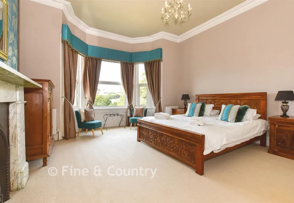 Bedroom 1 - Clevelands Road, Wroxall, Ventnor, Isle of Wight - Wards of Kent
