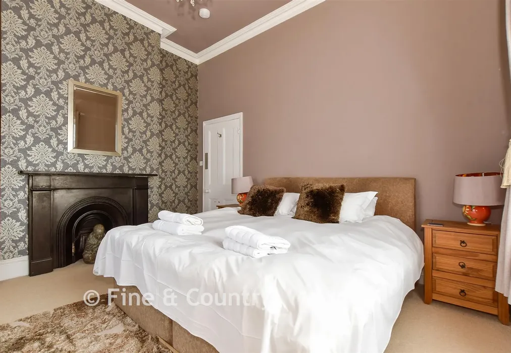 Bedroom 2 - Clevelands Road, Wroxall, Ventnor, Isle of Wight - Wards of Kent
