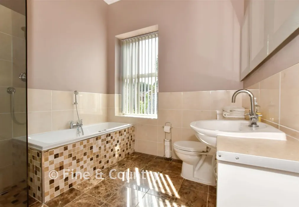 Bathroom - Clevelands Road, Wroxall, Ventnor, Isle of Wight - Wards of Kent