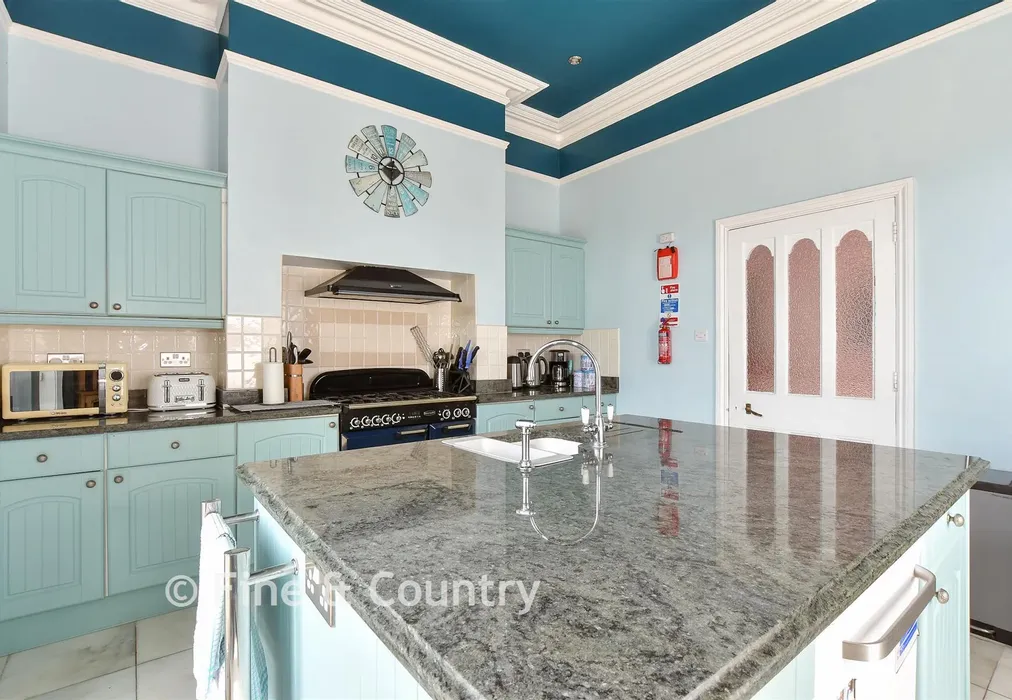 Kitchen - Clevelands Road, Wroxall, Ventnor, Isle of Wight - Wards of Kent