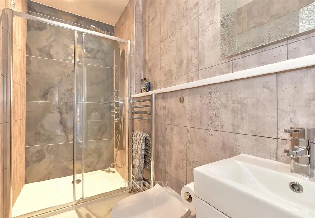 Annex Shower Room - Clevelands Road, Wroxall, Ventnor, Isle of Wight - Wards of Kent