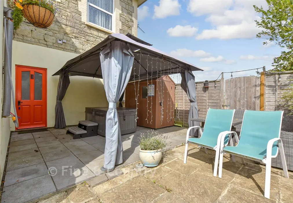 Annex Garden - Clevelands Road, Wroxall, Ventnor, Isle of Wight - Wards of Kent