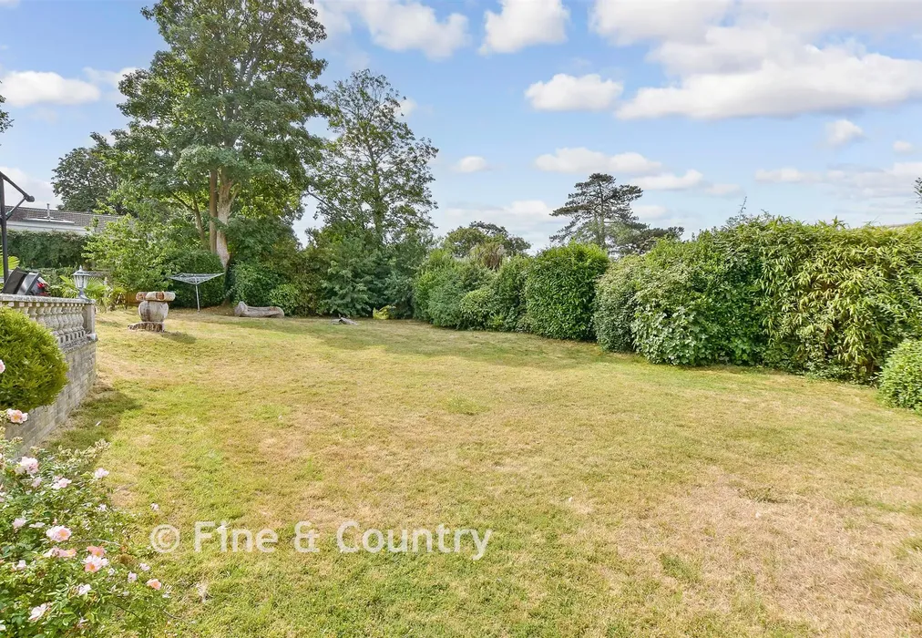 Side Garden - Clevelands Road, Wroxall, Ventnor, Isle of Wight - Wards of Kent