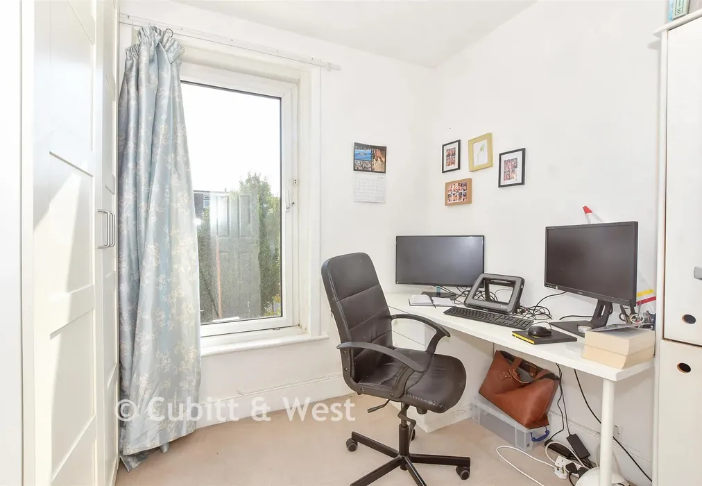 Bedroom 3 - Hollam Road, Southsea, Hampshire - Wards of Kent