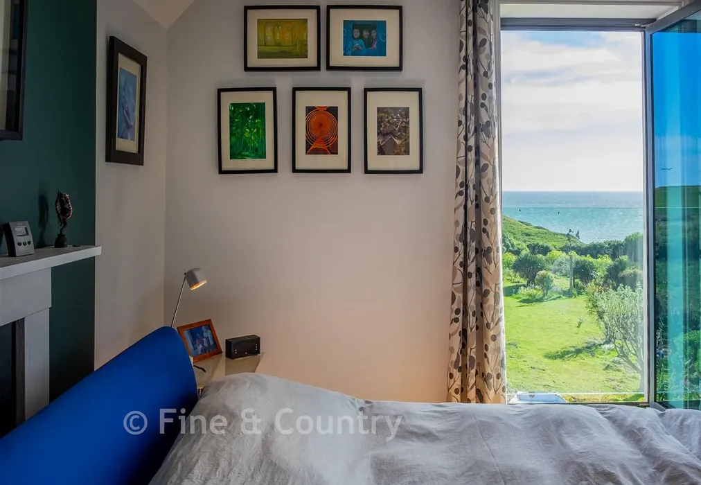 Bedroom 1 - Military Road, Brighstone, Isle of Wight - Wards of Kent