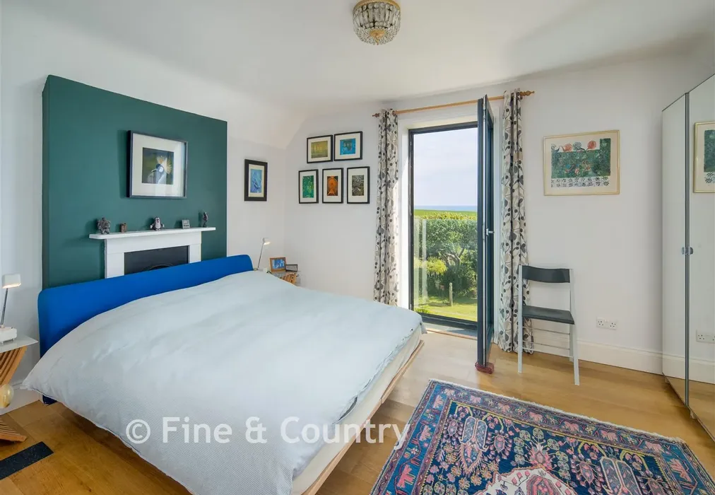 Landing - Military Road, Brighstone, Isle of Wight - Wards of Kent