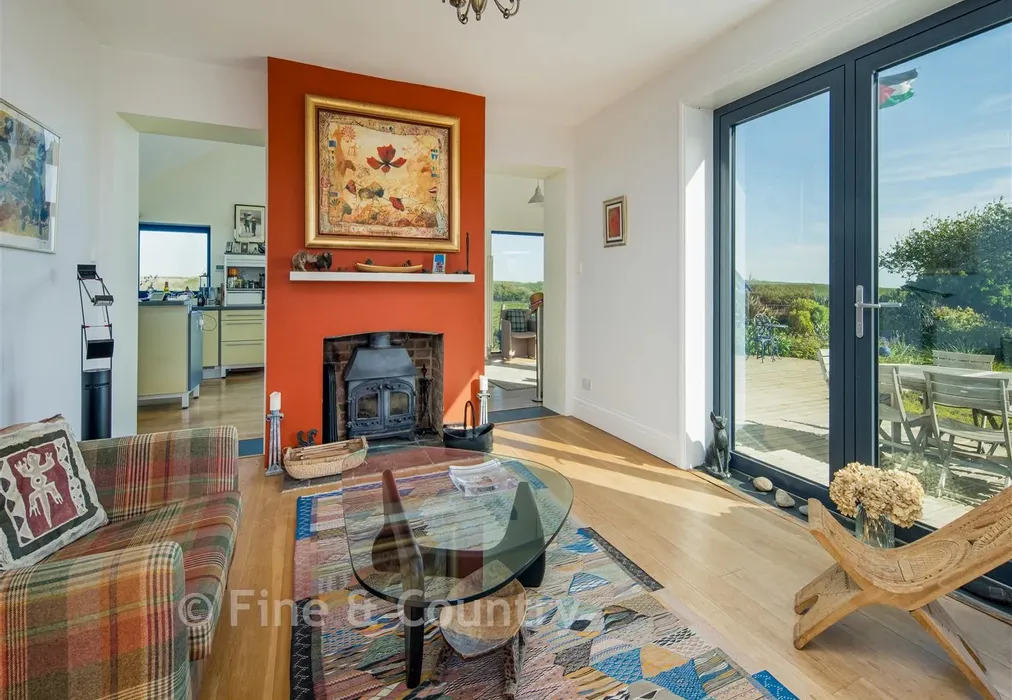 Internal Lifestyle - Military Road, Brighstone, Isle of Wight - Wards of Kent