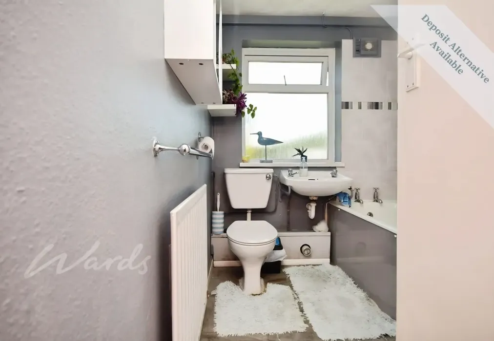 Bathroom - Grantham Avenue Deal CT14 - Wards of Kent