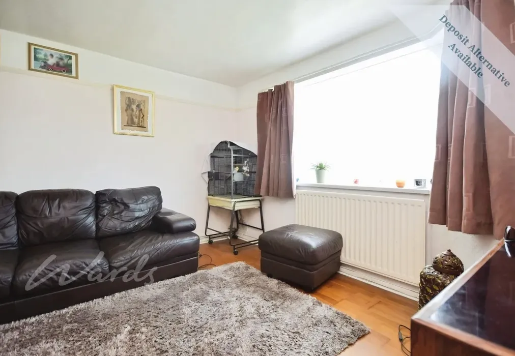 Living room - Grantham Avenue Deal CT14 - Wards of Kent
