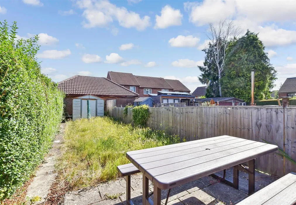 Rear Garden - Queens Avenue, Snodland, Kent - Wards of Kent