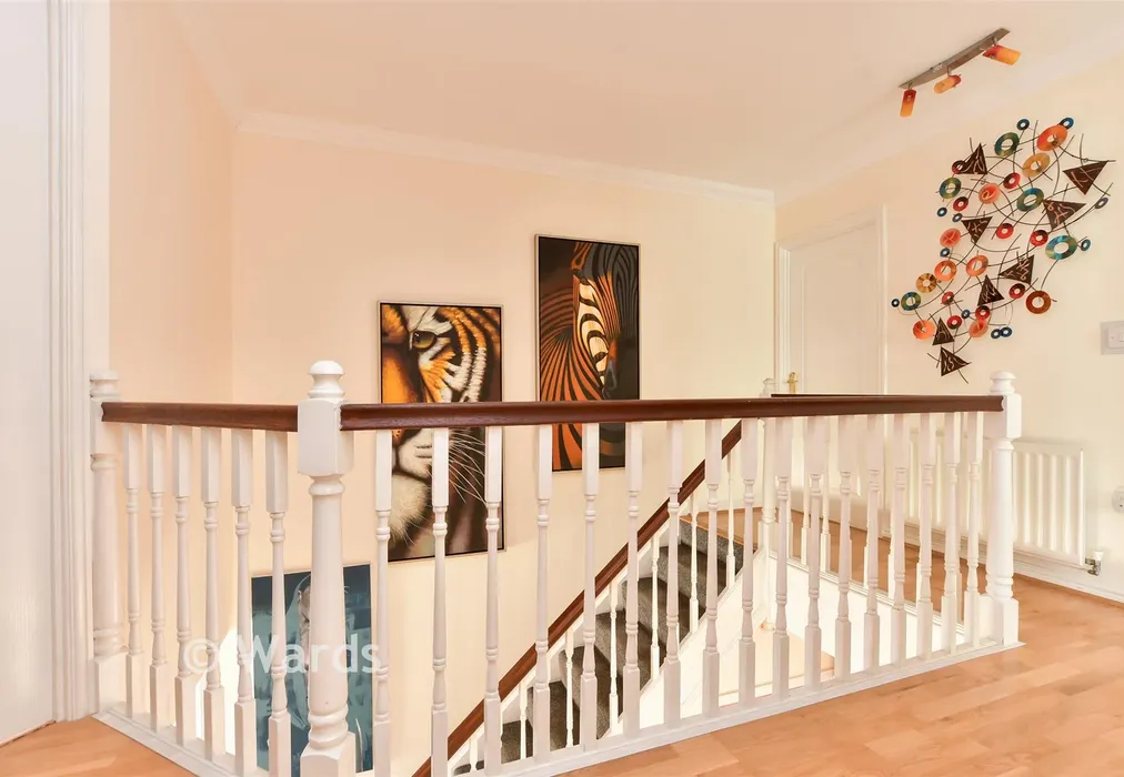 Landing - Foreland Heights, Broadstairs, Kent - Wards of Kent