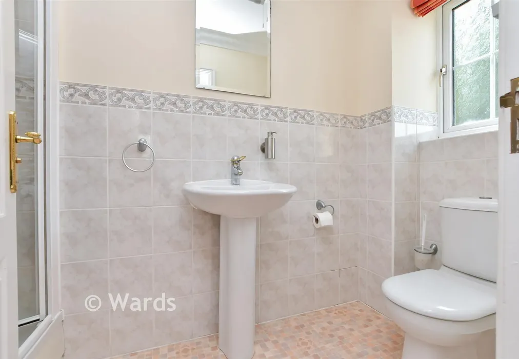 En-Suite Shower Room - Foreland Heights, Broadstairs, Kent - Wards of Kent