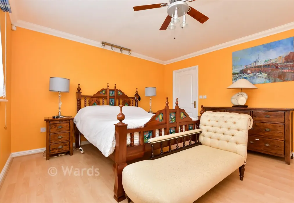 Bedroom 1 - Foreland Heights, Broadstairs, Kent - Wards of Kent