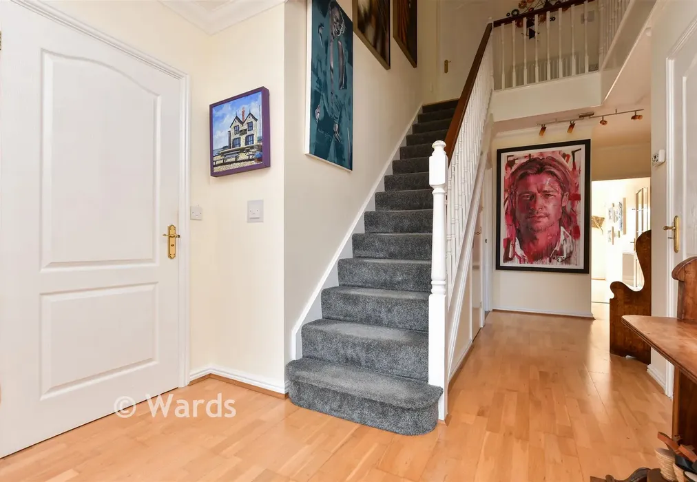 Hallway - Foreland Heights, Broadstairs, Kent - Wards of Kent