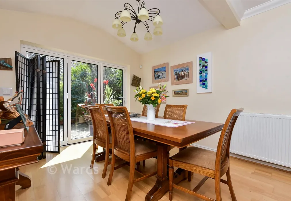 Dining Room - Foreland Heights, Broadstairs, Kent - Wards of Kent
