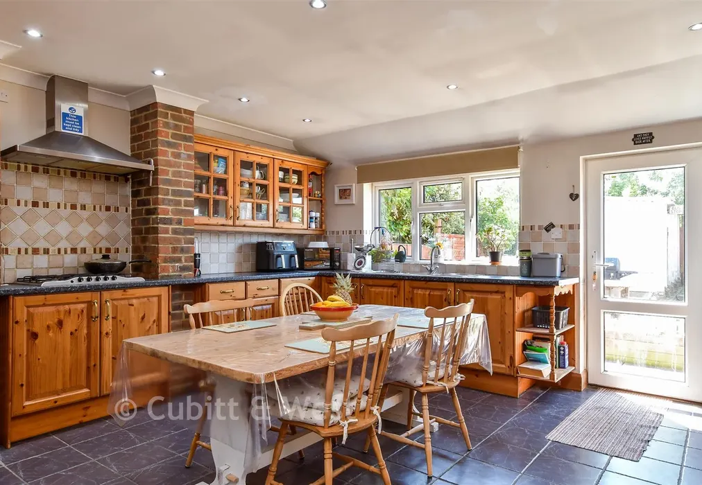 Kitchen - Worthing Road, Rustington, West Sussex - Wards of Kent