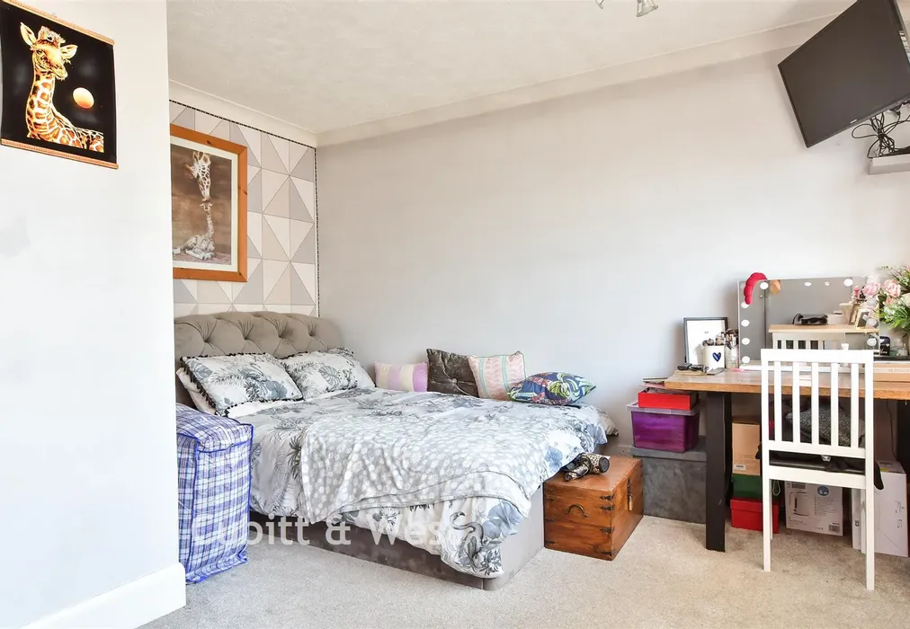 Bedroom 1 - Worthing Road, Rustington, West Sussex - Wards of Kent