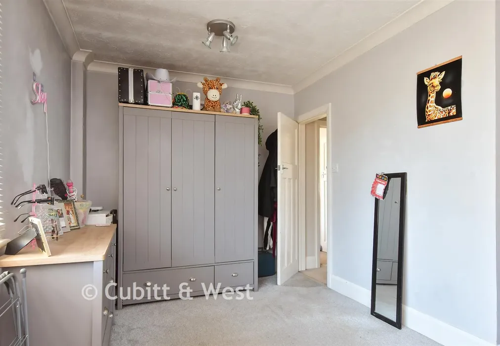 Bedroom 1 - Worthing Road, Rustington, West Sussex - Wards of Kent