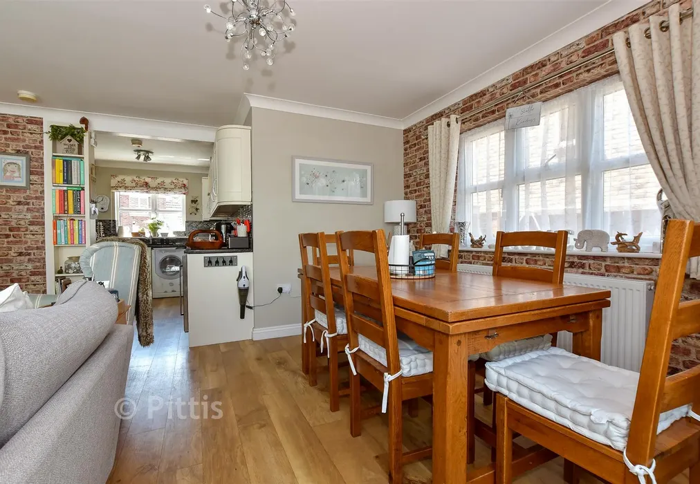 Lounge/Dining Area - Summerhill Close, Sandown, Isle of Wight - Wards of Kent