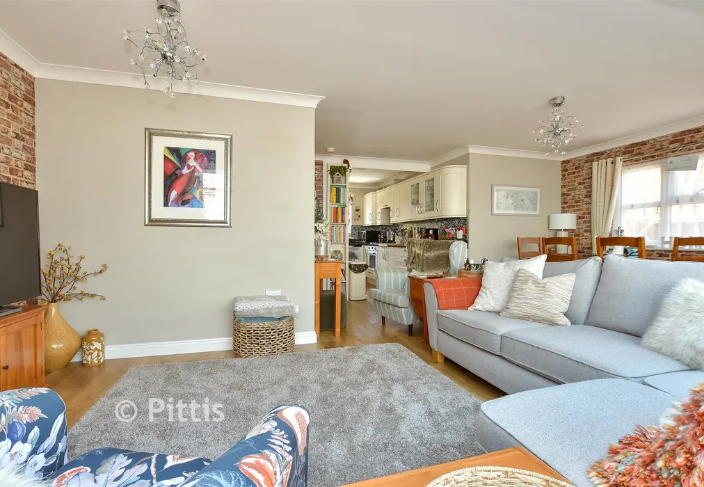 Lounge/Dining Area - Summerhill Close, Sandown, Isle of Wight - Wards of Kent