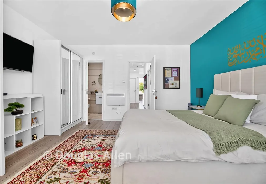 Bedroom 1 - Caterham Avenue, Ilford, Essex - Wards of Kent