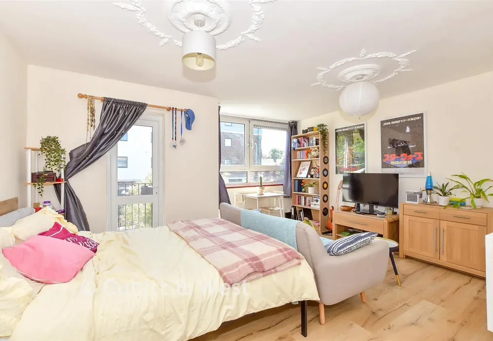 Lounge/Bedroom - Fyning Street, Portsmouth, Hampshire - Wards of Kent
