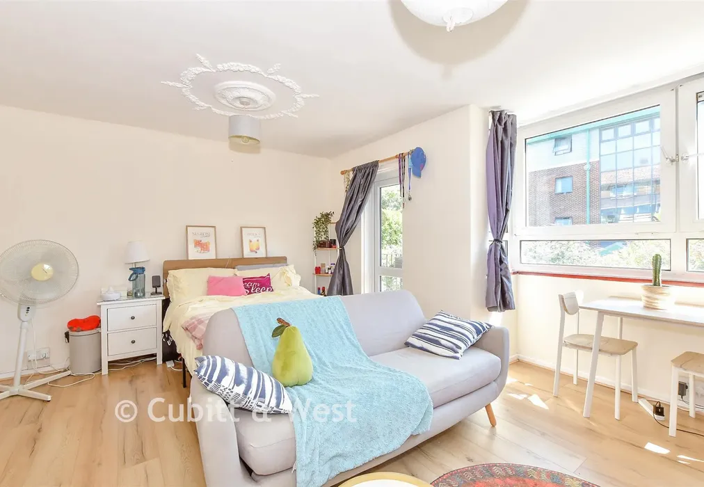 Lounge/Bedroom - Fyning Street, Portsmouth, Hampshire - Wards of Kent