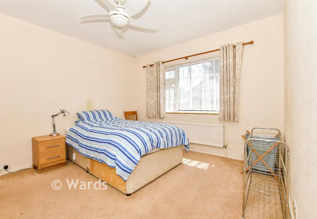 Bedroom 1 - Station Road, New Romney, Kent - Wards of Kent