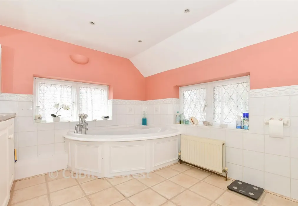 En-Suite Bathroom - Mill Lane, Ashington, West Sussex - Wards of Kent