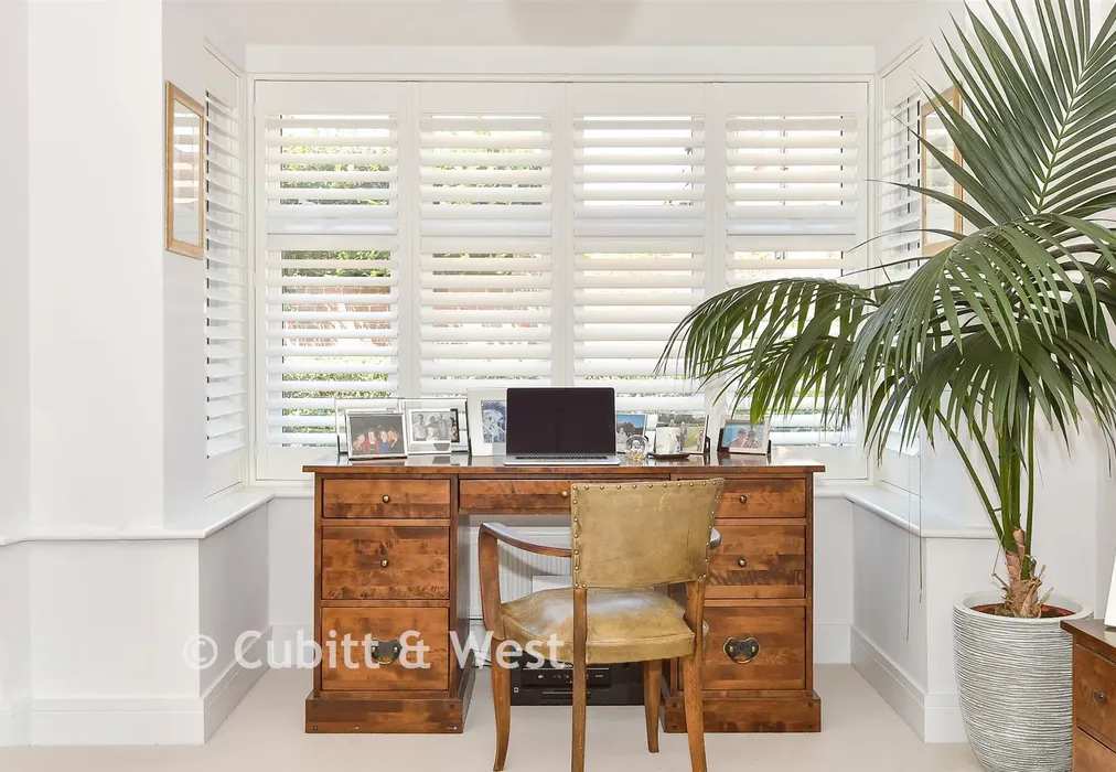 Internal Lifestyle Photograph - Huntley Mews, Southwater, Horsham, West Sussex - Wards of Kent