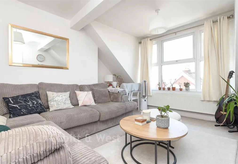 Lounge/Dining Room - Bedford Road, Horsham, West Sussex - Wards of Kent