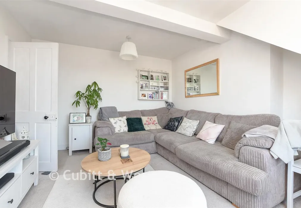 Lounge/Dining Room - Bedford Road, Horsham, West Sussex - Wards of Kent