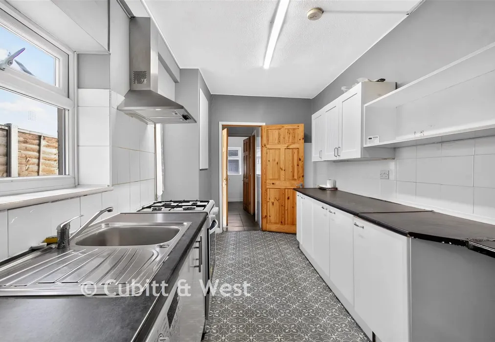 Kitchen - Margate Road, Southsea, Hampshire - Wards of Kent