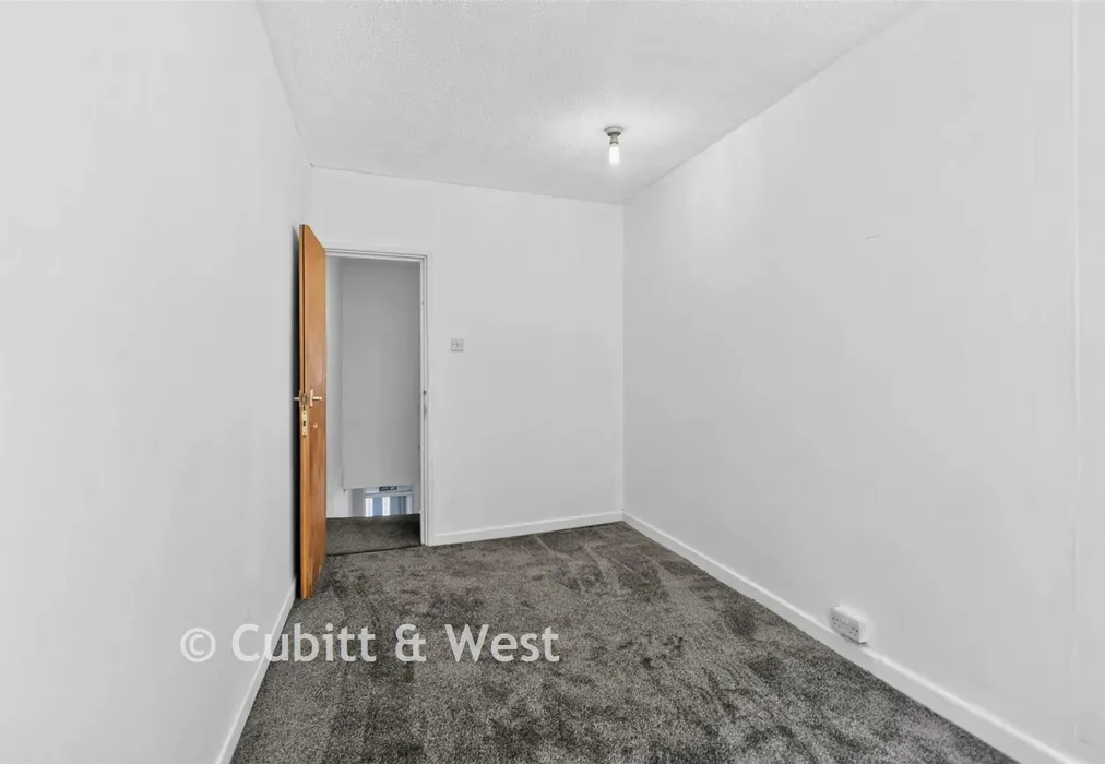 Bedroom 2 - Margate Road, Southsea, Hampshire - Wards of Kent