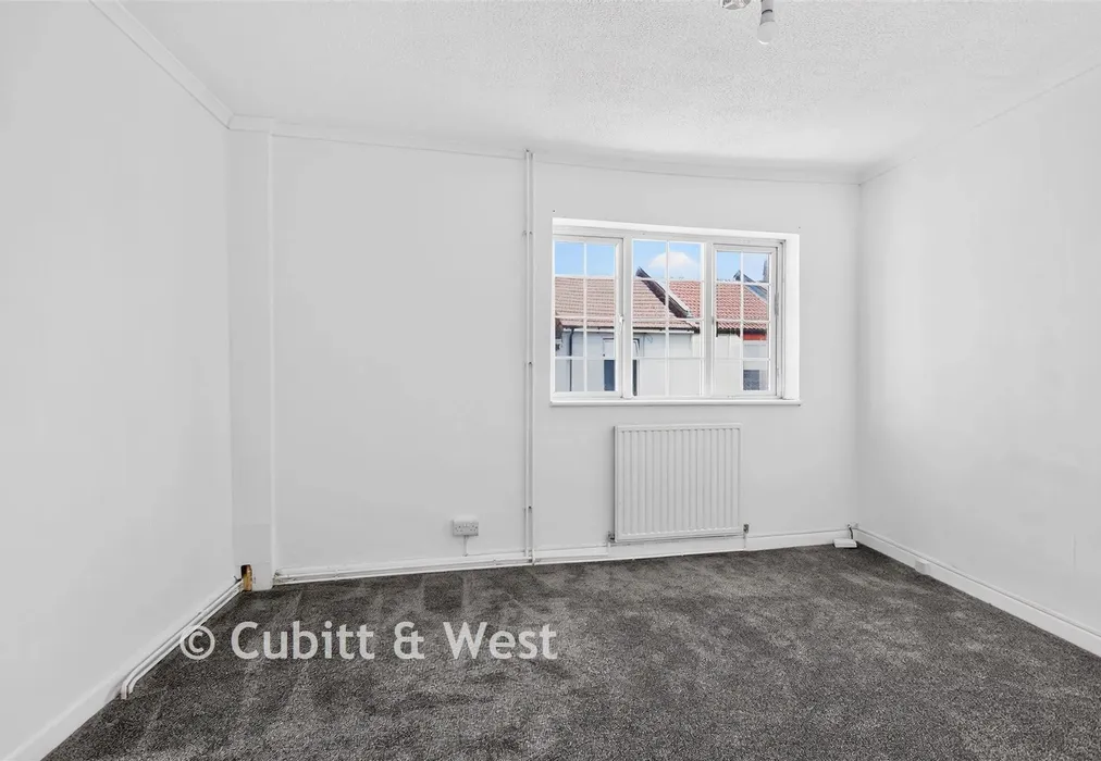 Bedroom 1 - Margate Road, Southsea, Hampshire - Wards of Kent